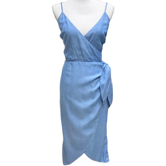 Lovers + Friends Dresses & Skirts - Lover + Friends Orchid Chambray Dress Faux Wrap Tie Size Medium